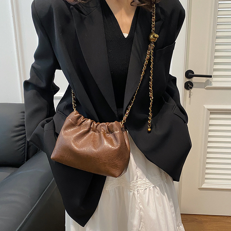 Ženska mini torba s kaišem, vintage stil, luksuzna crossbody s lancem, dizajn Cloud