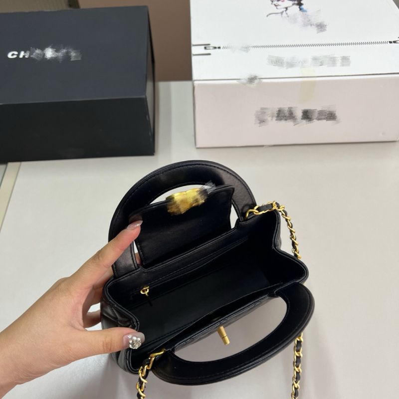 Ženska torbica s lancem preko ramena, prešivana kvadratnog uzorka, crossbody, model 2025