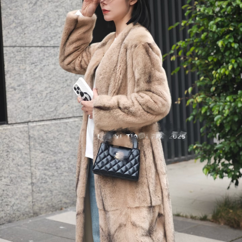 Ženska torbica s lancem preko ramena, prešivana kvadratnog uzorka, crossbody, model 2025