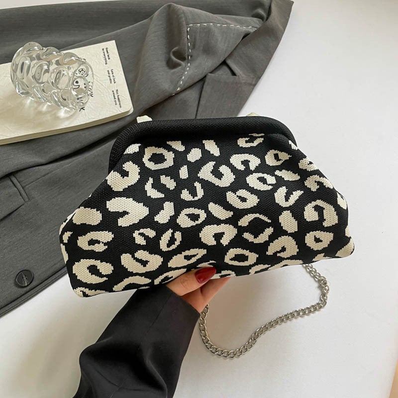 Ženska torba s dizajnom oblaka, crossbody torba s lancem — minimalistička i svestrana, 2026