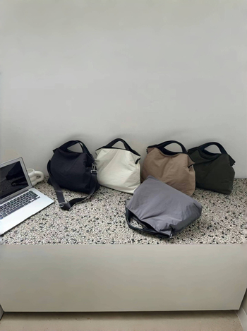 Korejskog stila premium najlon torba za rame s punjenjem od perja i prešivanjem koje izgleda kao oblaci, casual i svestrana za žene