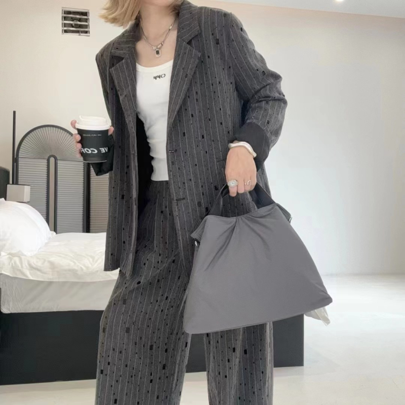 Korejskog stila premium najlon torba za rame s punjenjem od perja i prešivanjem koje izgleda kao oblaci, casual i svestrana za žene