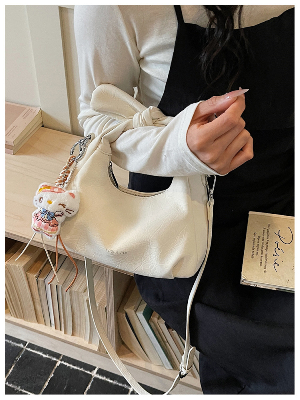 2026 plisirana cloud torba, korejskog stila, jednofarbna crossbody torba za žene