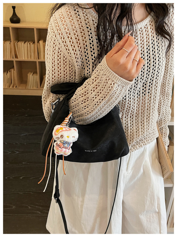 2026 plisirana cloud torba, korejskog stila, jednofarbna crossbody torba za žene