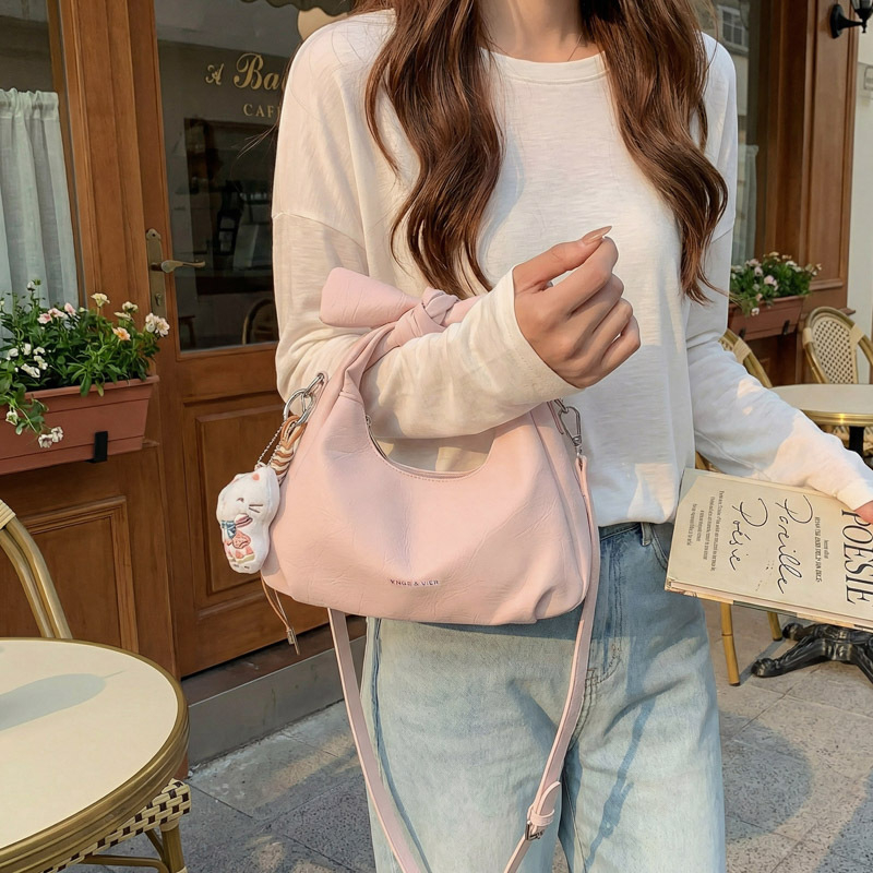 2026 plisirana cloud torba, korejskog stila, jednofarbna crossbody torba za žene