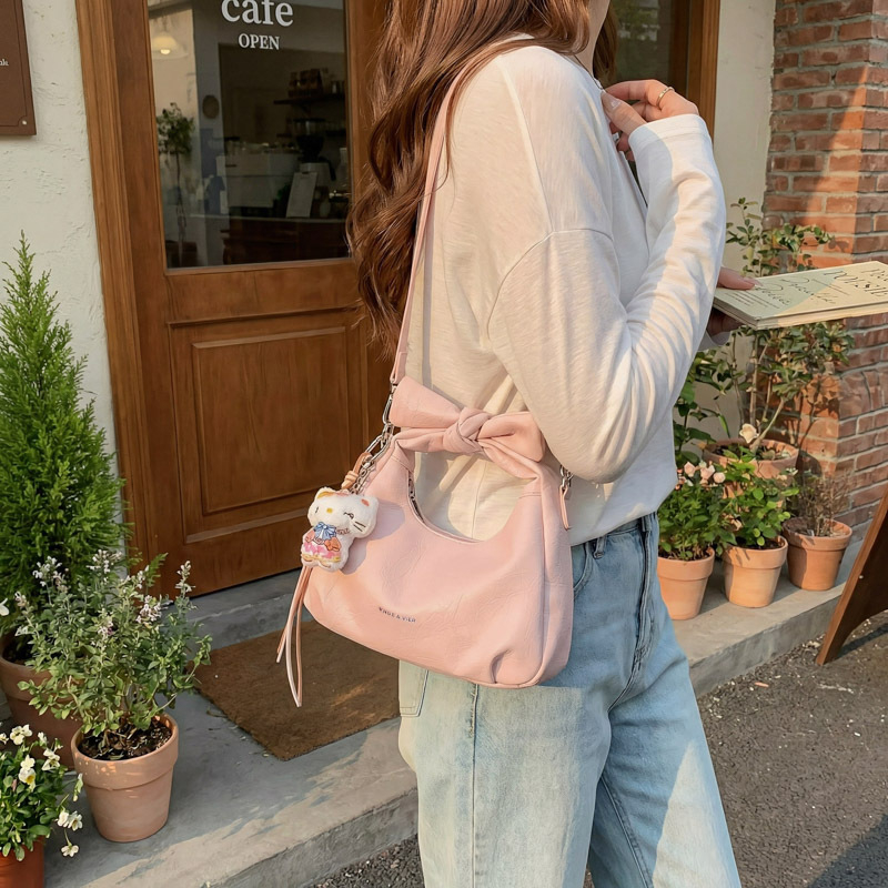 2026 plisirana cloud torba, korejskog stila, jednofarbna crossbody torba za žene