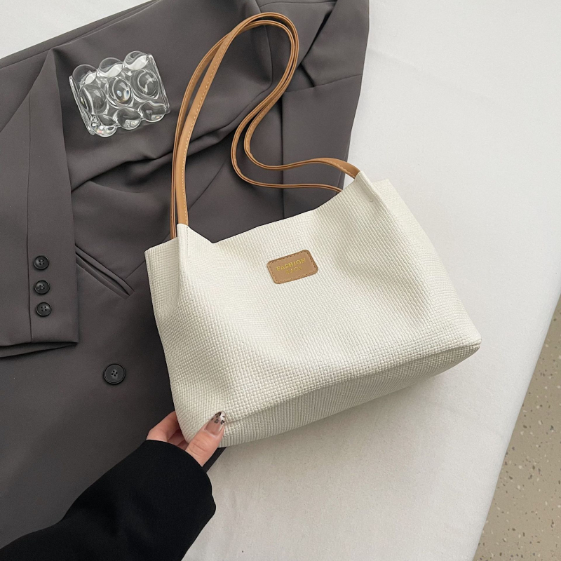 Ženska torba velikog kapaciteta, novi model jesen 2024, svestrana minimalistička torba za ramenu, bucket bag