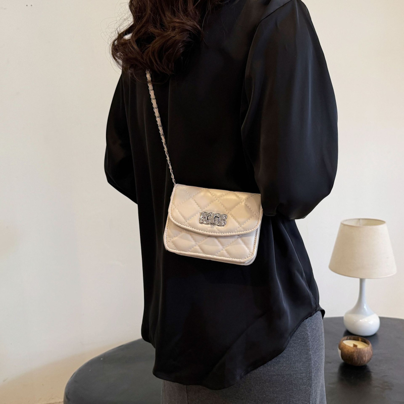 Ženska PU torba preko ramena, srednje veličine, kvadratnog oblika, prešivani dizajn s lančanim detaljem, gradski stil