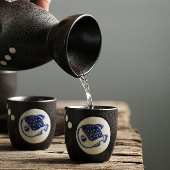 Set japonez de sake din ceramică pictată manual, în cutie cadou, cu o oală și patru cești, capacitate mare