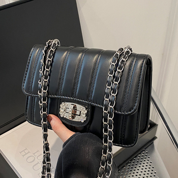 Ženska torbica od PU kože s dijamantnim šivanjem i lancem, mala kvadratna crossbody torba, ljeto 2025