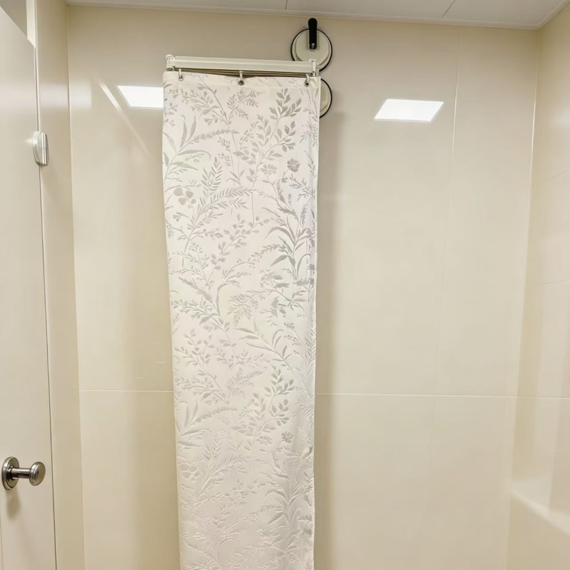 Cortină de duș suprapusă cu ventuze, impermeabilă, pentru separarea uscat-umed