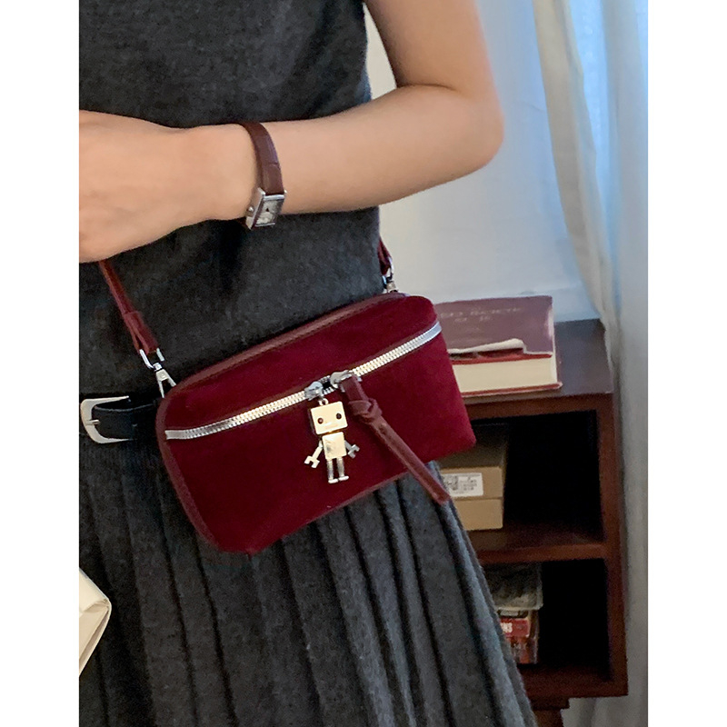 Ženska mini torbica s retro teksturom, nubuk koža, mala kvadratna crossbody torbica za telefon, 2025 novi model, minimalistička i svestrana