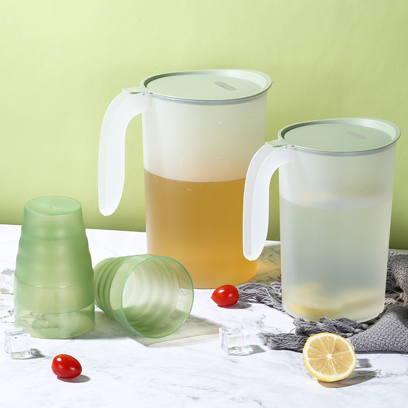 Set din plastic ceainic pentru apă rece și pahare, cu capacitate mare și scară de măsurare