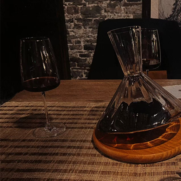Decantor din sticlă cristal pentru vin roșu, set elegant în stil luxos, capacitate 901–1000 ml