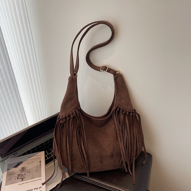 Női boho tassel velúr bucket táska, amerikai stílus, egy vállon átvetős pánttal