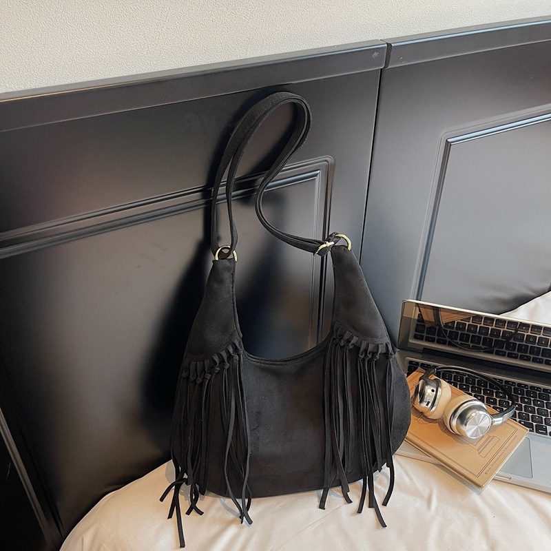 Női boho tassel velúr bucket táska, amerikai stílus, egy vállon átvetős pánttal