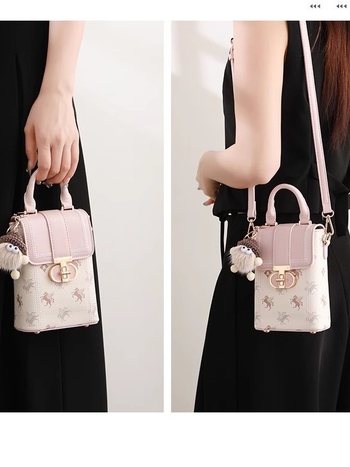 Ženska mini crossbody torbica od prave kože – vrhunska kvaliteta, horizontalno kvadratni oblik, proljeće 2025