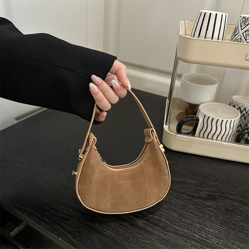Ženska casual torba u jednom boji s mat završnim premazom, retro minimalističkog stila, visoka kvaliteta teksture, svestrana za svakodnevnu upotrebu - torba u obliku mjeseca