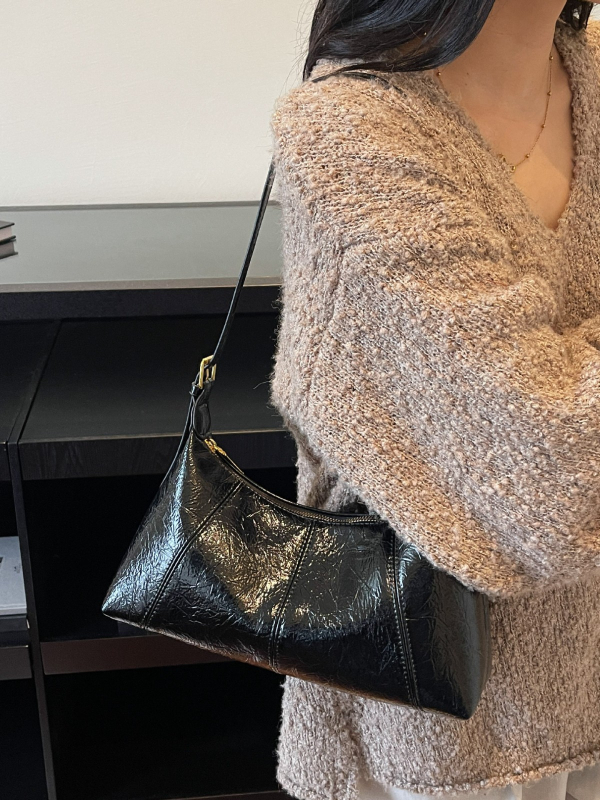 Ženska crossbody torba baguette stila, teksturirana PU, gradski minimalistički dizajn, s džepom na zip, za svakodnevnu upotrebu