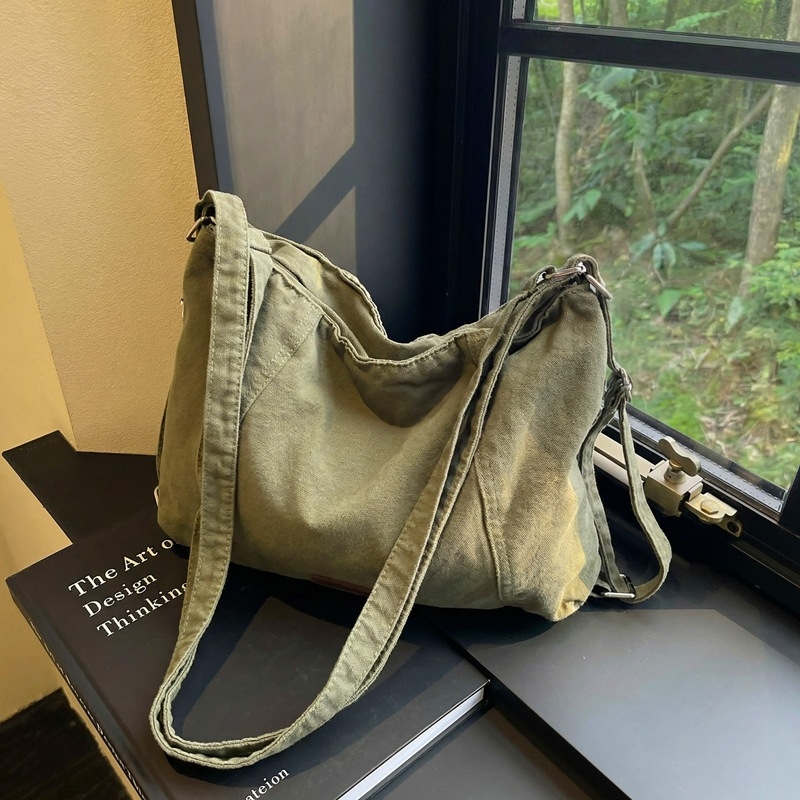 Ženska nubuk torba velike kapacitete, 2026 novi model, retro gradska crossbody torba preko ramena, ležerni tote stil