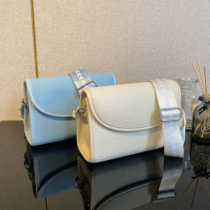 Ženska crossbody torba u boji White Tea, mala kvadratna torba, gradski stil