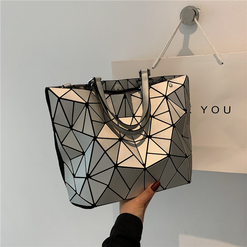 Ženska bucket torba u jednofarbnoj boji s romboidnim geometrijskim uzorkom, korejskog stila, za ramena ili crossbody