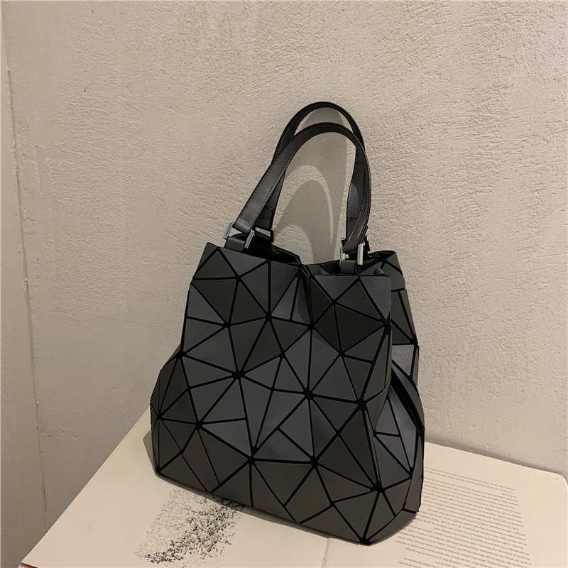 Ženska bucket torba u jednofarbnoj boji s romboidnim geometrijskim uzorkom, korejskog stila, za ramena ili crossbody