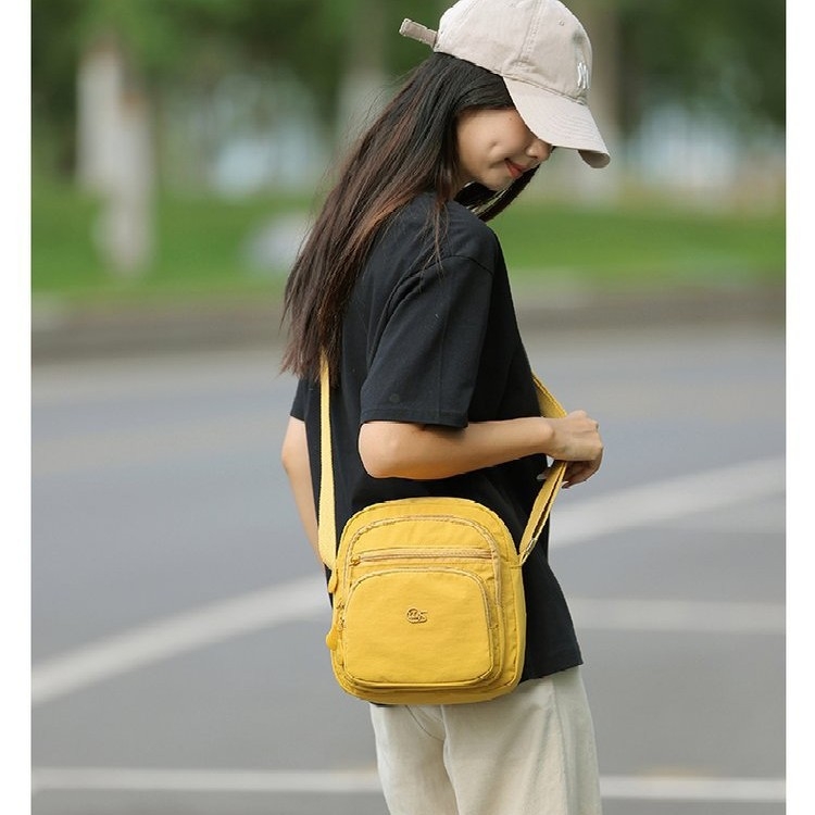 2025 nova ultra‑lagana ženska crossbody torbica od najlona, vodootporna, stilna, minimalistička i svestrana