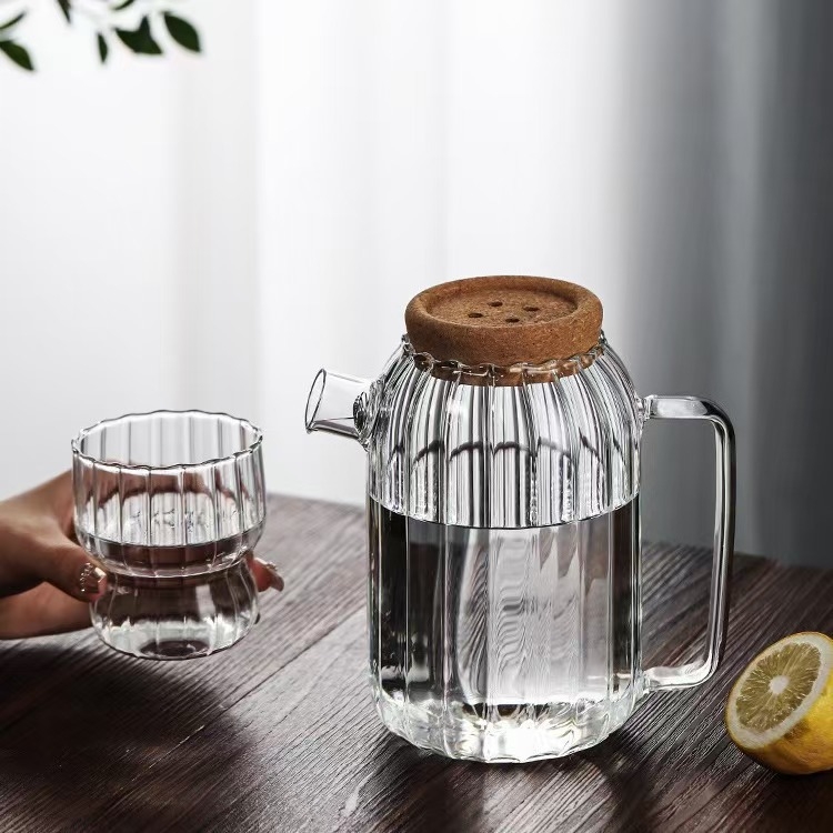 Carafă de apă rece din sticlă borosilikat, capacitate mare, rezistentă la temperaturi, design cu dungi, stil japonez