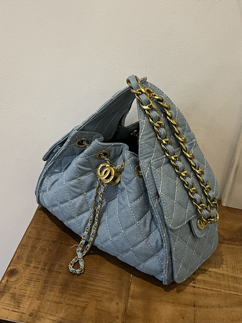 Ženska bucket torba od denima s prešivanim kvadratnim uzorkom, velika kapacita, gradski tote, 2026 model