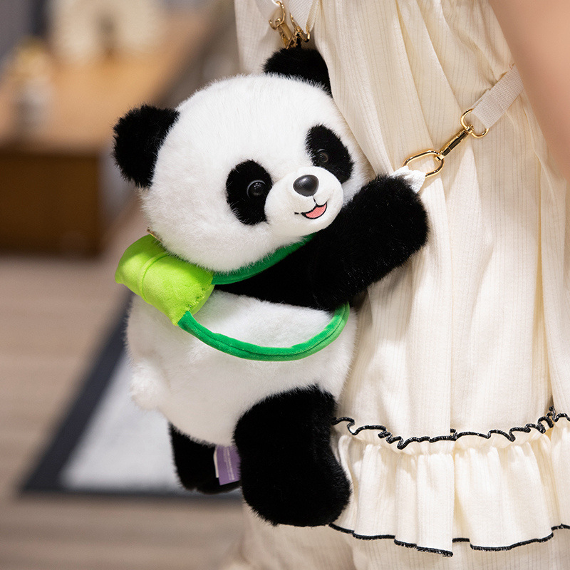 Torba za leđa s motivom životinja – plišani crveni panda i crossbody torba s kapibaram