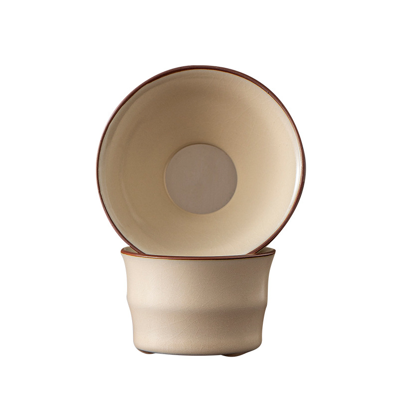 Set ceramic pentru ceai pentru uz casnic, accesorii pentru ceremonialul ceaiului în stil chinezesc: bol cu capac, ceainic și cești de servire.