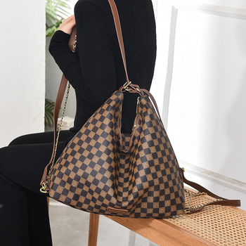 Ženska torba 2025 — novi jesensko-zimski model velike kapacitete Tote, elegantan izgled i višenamjenska upotreba za rame i crossbody.