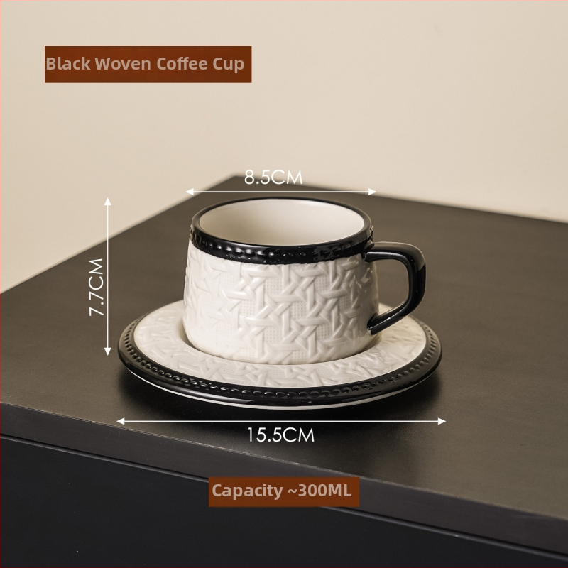 Set cafea și ceai în stil franțuzesc retro cu ratan, ceașcă de cafea din ceramică și farfurioară, într-o cutie cadou