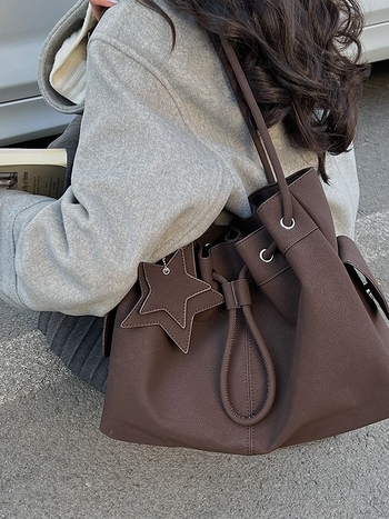 Ženska zimska bucket torba s vrpcom, teksturirana PU, retro niša stil, svakodnevno nošenje preko ramena ili crossbody