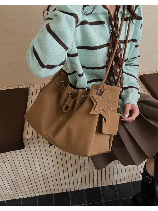 Ženska zimska bucket torba s vrpcom, teksturirana PU, retro niša stil, svakodnevno nošenje preko ramena ili crossbody