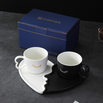Set ceramic cești de cafea și farfurioare pentru două persoane — pereche alb-negru, design minimalist modern