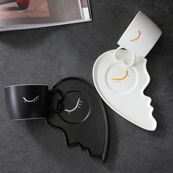 Set ceramic cești de cafea și farfurioare pentru două persoane — pereche alb-negru, design minimalist modern