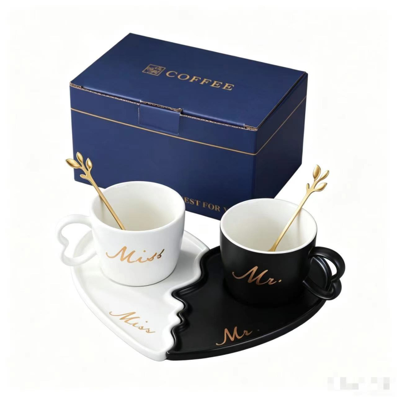 Set ceramic cești de cafea și farfurioare pentru două persoane — pereche alb-negru, design minimalist modern
