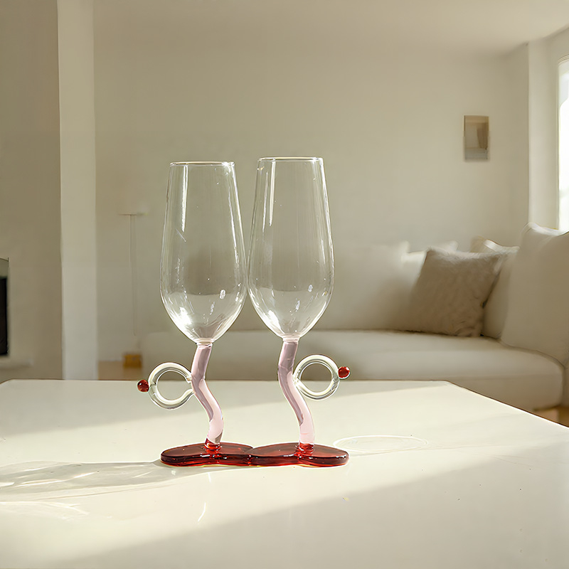 Pahar de vin roșu în formă de inimă, sticlă borosilikat înaltă, 301–400 ml, design modern minimalist