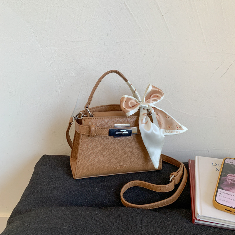 Ženska Kelly torbica od PU kože, novi model 2025, lagani luksuz, svestrana torba za rame ili crossbody
