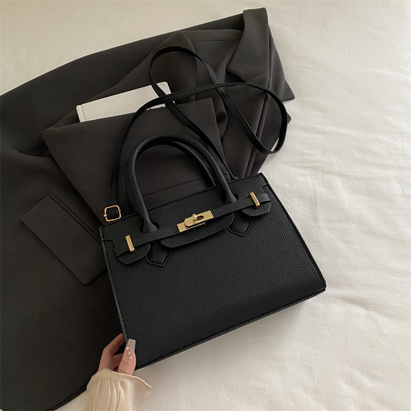 Ženska torbica u korejskom stilu Kelly, minimalistična tekstura, novi model jesen 2025, nišni dizajn, svestrana crossbody torba