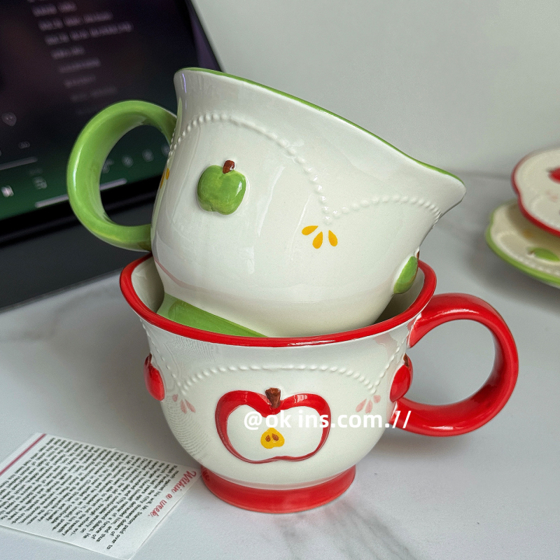 Set ceramic de cești de cafea cu farfurioară pentru uz casnic, model nou 2025, aspect modern pentru ceaiul de după-amiază, ceașcă cu latte art în formă de măr