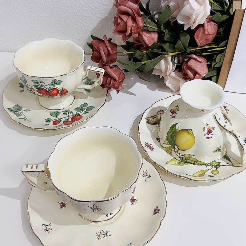 Set ceramic cu ceașcă de cafea, farfurie și ceainic, stil retro, lux discret, model floral