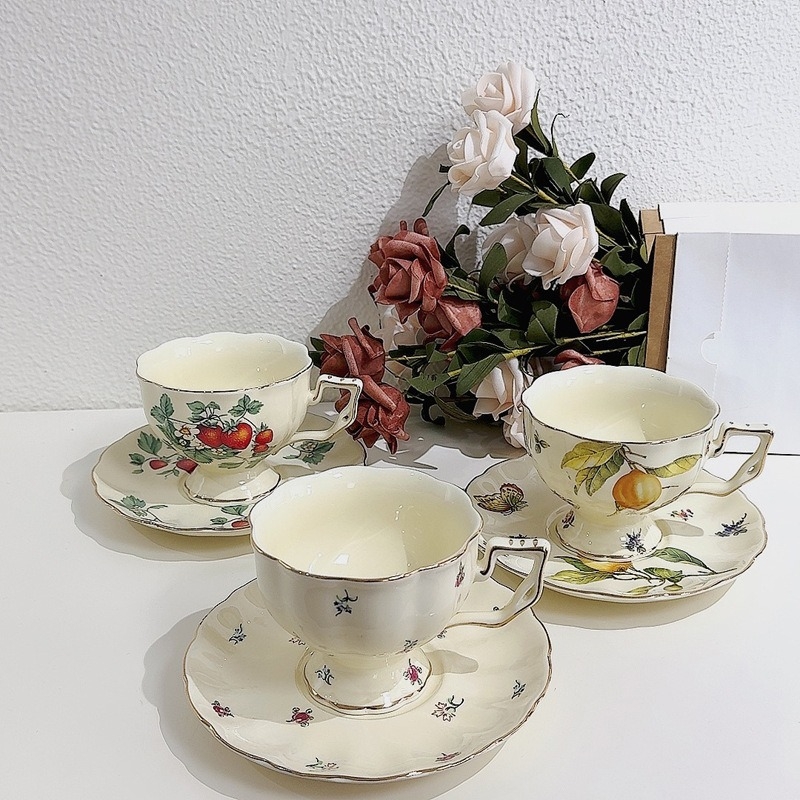 Set ceramic cu ceașcă de cafea, farfurie și ceainic, stil retro, lux discret, model floral