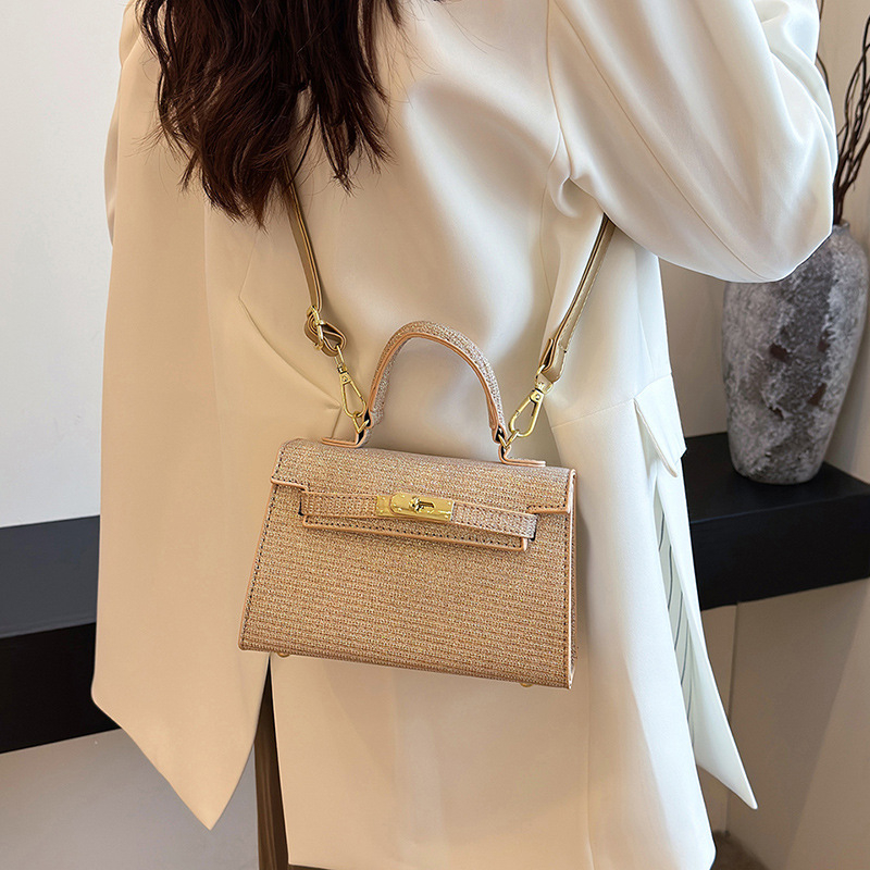 Kelly torba u Instagram stilu – mala crossbody torba za posao i svakodnevnu uporabu
