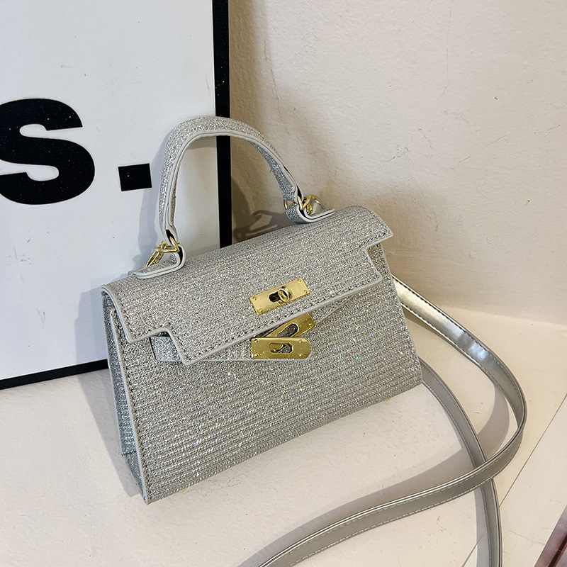 Kelly torba u Instagram stilu – mala crossbody torba za posao i svakodnevnu uporabu