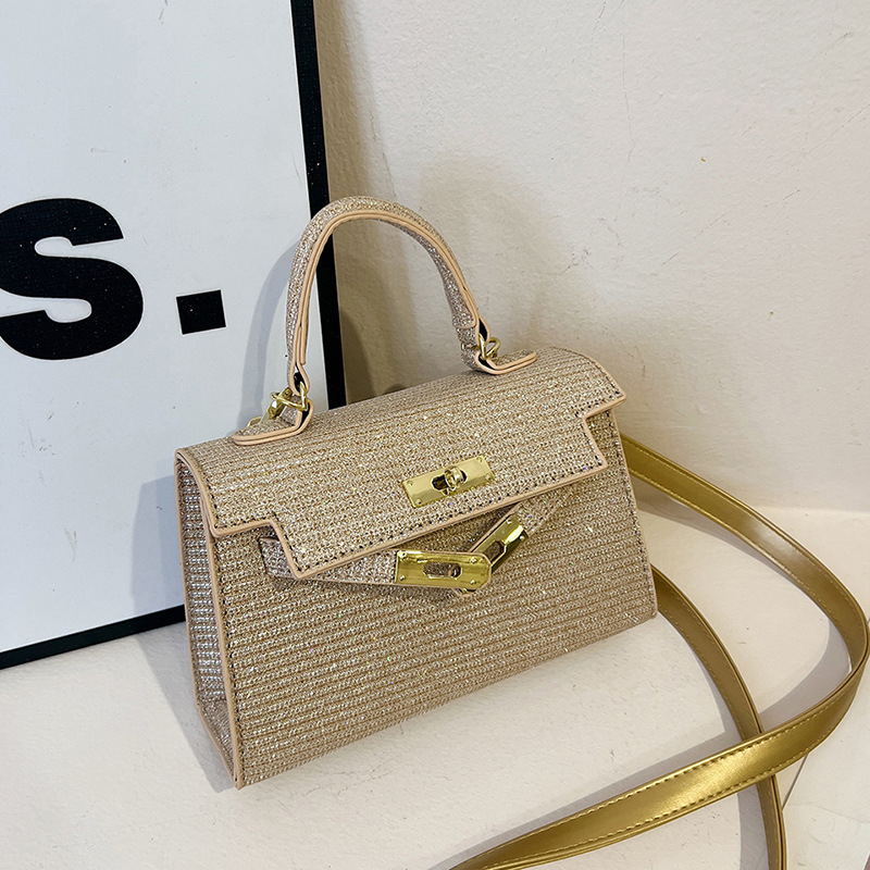 Kelly torba u Instagram stilu – mala crossbody torba za posao i svakodnevnu uporabu