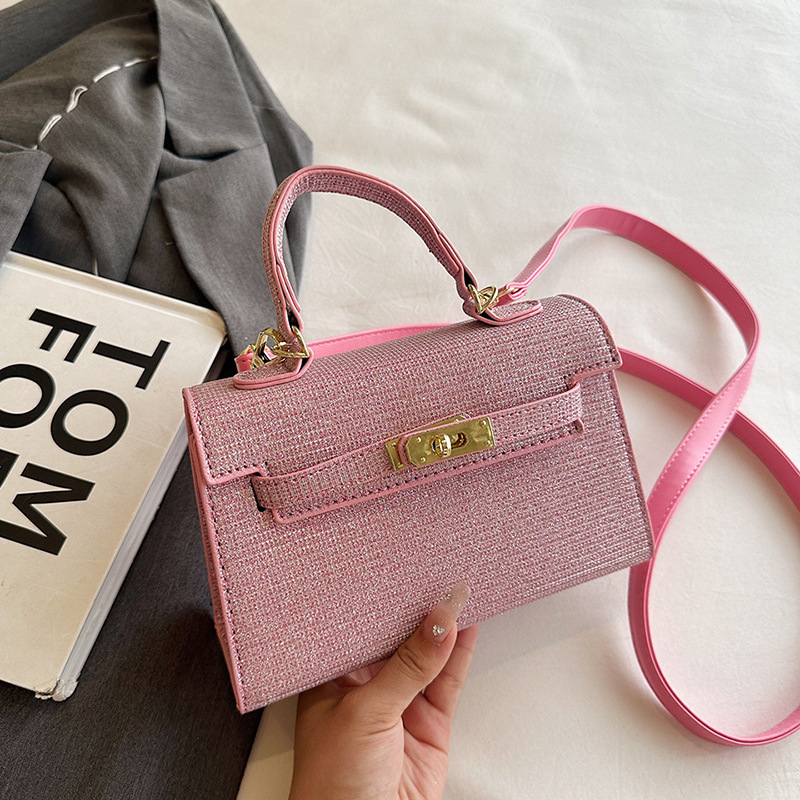 Kelly torba u Instagram stilu – mala crossbody torba za posao i svakodnevnu uporabu