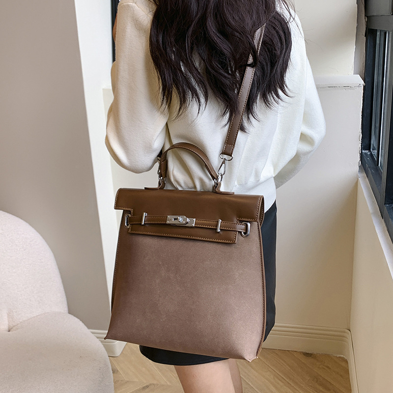 Ženska retro kožna crossbody torba srednje veličine, velikog kapaciteta, model 2025